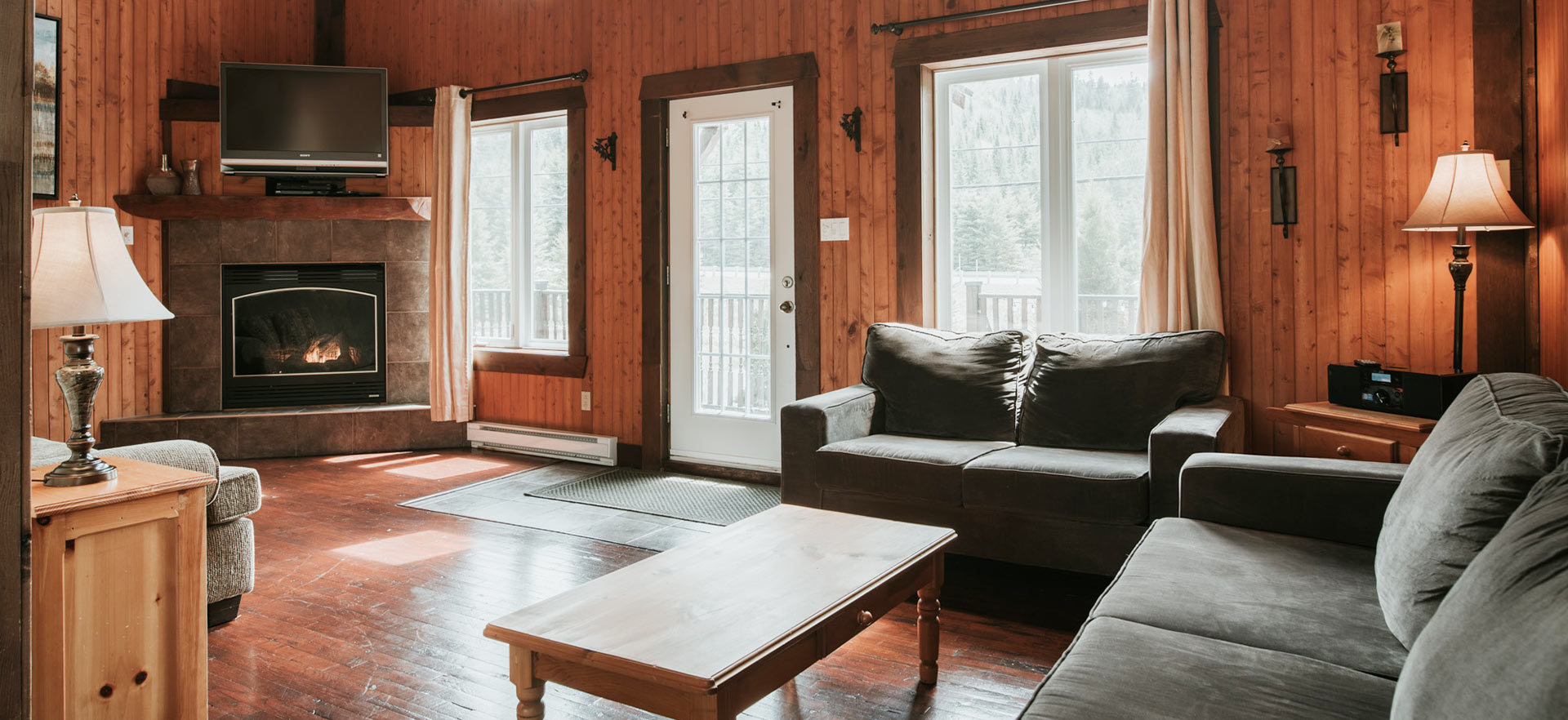 Chalet Laurentienne 3 chambres avec spa, salon- Chalets Royal Laurentien