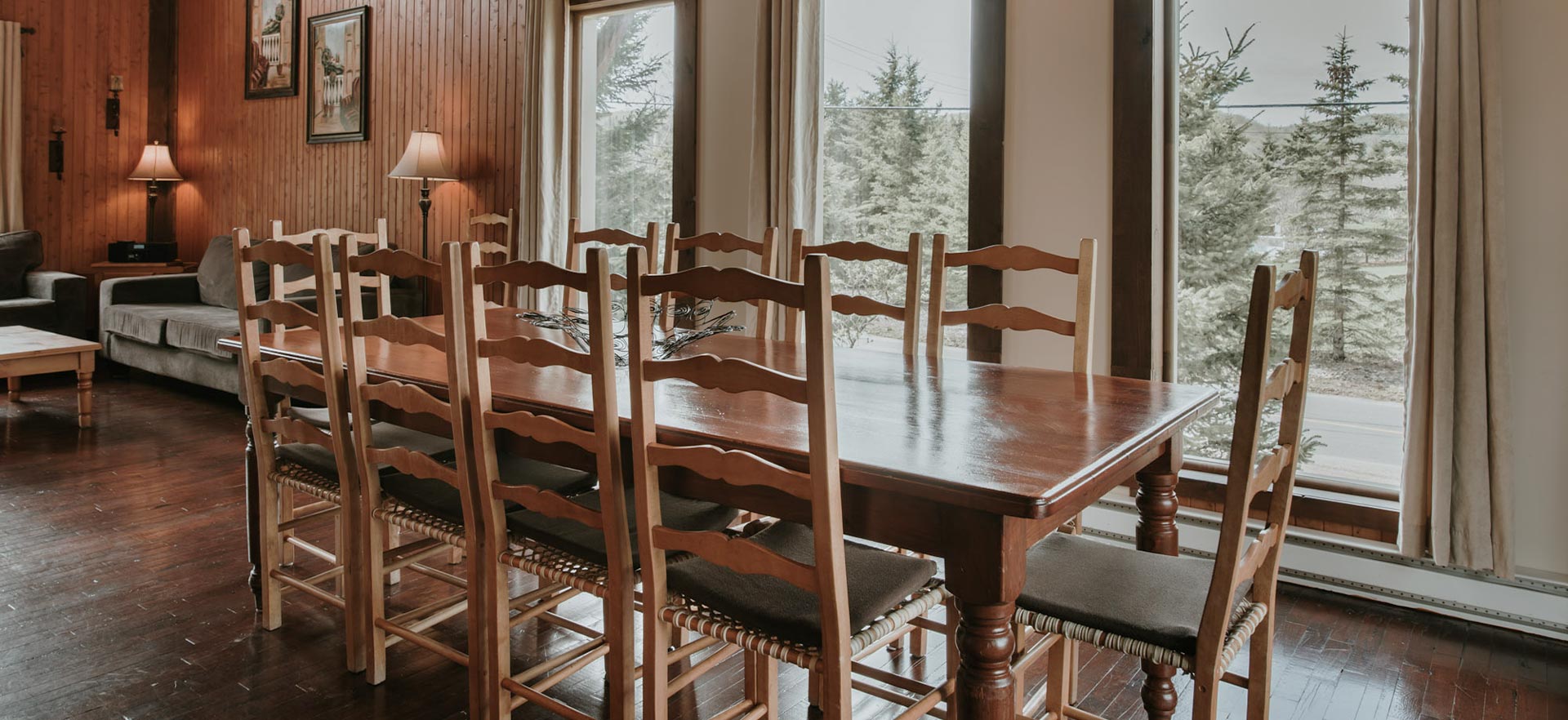 Chalet Laurentienne 3 chambres avec spa, salle à manger- Chalets Royal Laurentien