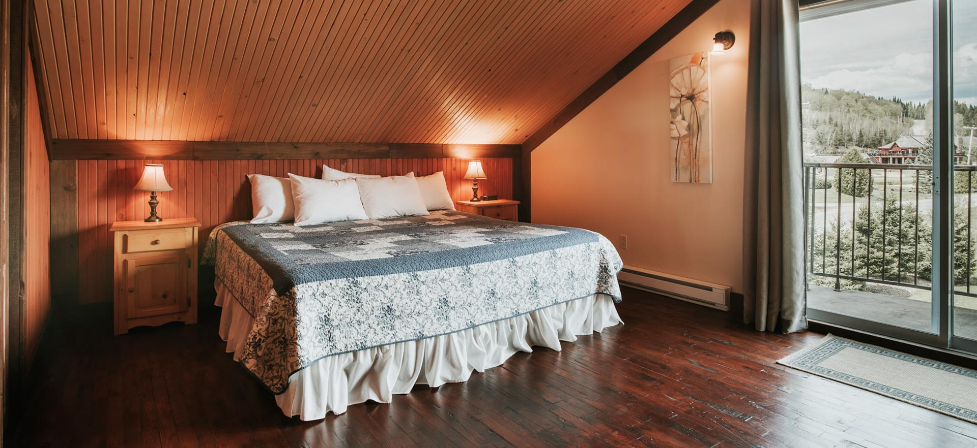 Chalet Laurentienne 3 chambres avec spa, chambre à coucher- Chalets Royal Laurentien