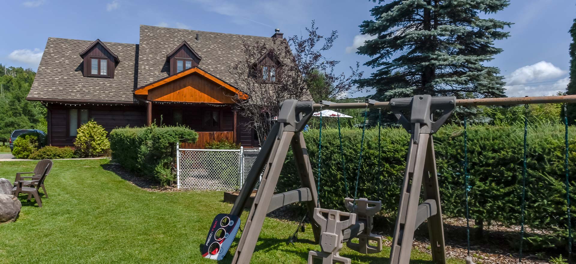 Chalet La Canadienne 4 chambres, terrain extérieur avec jeux pour enfants - Chalets Royal Laurentien